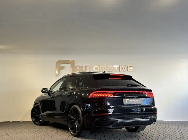 Audi Q8 view 2