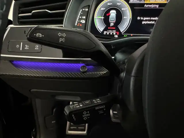Audi Q8 view 10