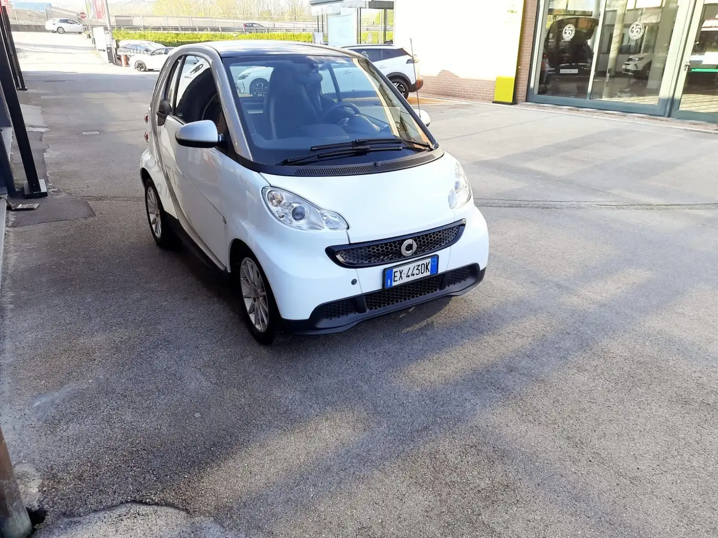 smart forTwo fortwo 1000 45 kW MHD coupé pure Bianco - 1