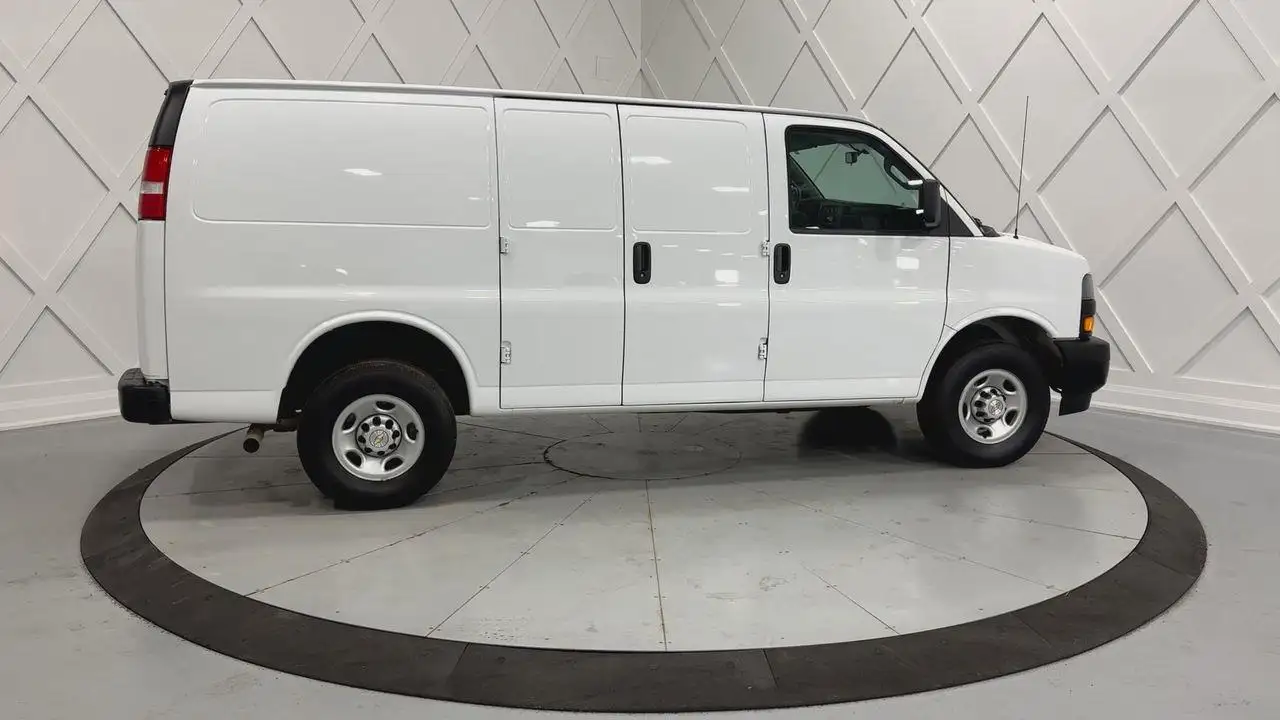 Chevrolet Express 2500 снимка Chevrolet Express 2500