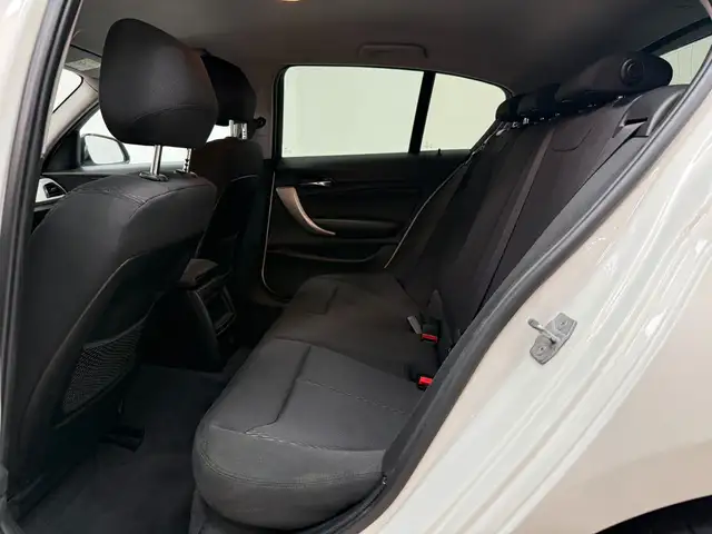 BMW 1 Series view 13