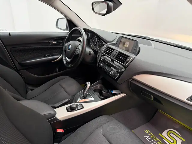 BMW 1 Series view 10