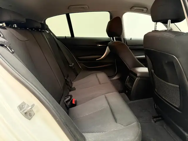 BMW 1 Series view 14