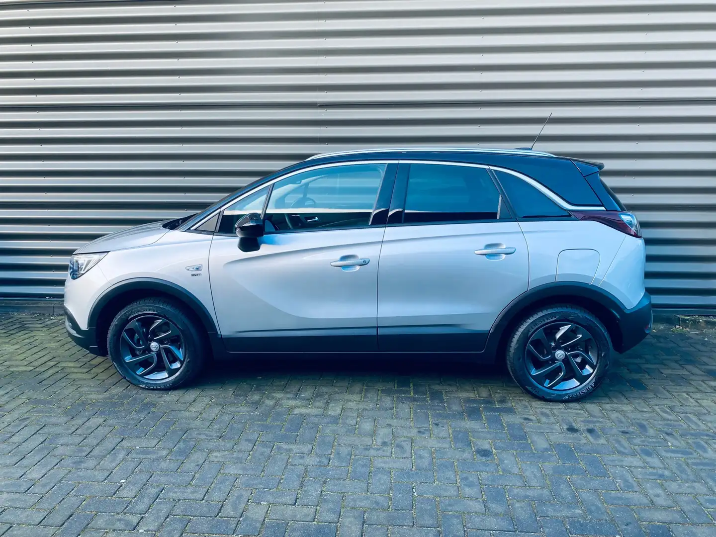 Opel Crossland X 1.2 Turbo 120 Jaar Edition 12mnd bovag garantie Grijs - 2