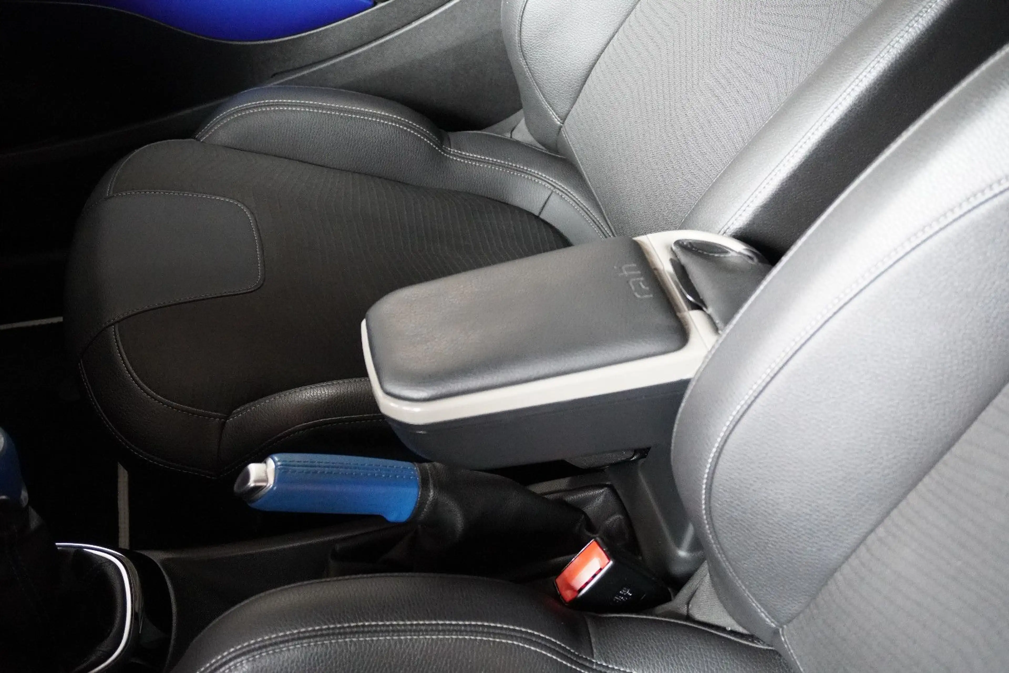 Opel Adam Jam - BlueCap Intellilink/Alwetterräder/Win — photo 9