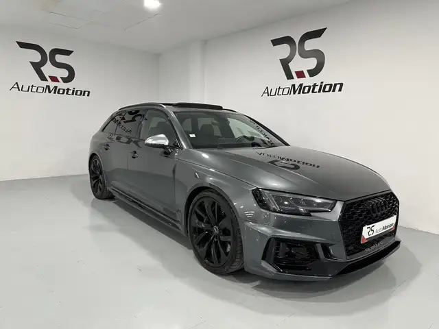 Audi RS4 Avant TFSI quattro tiptronic