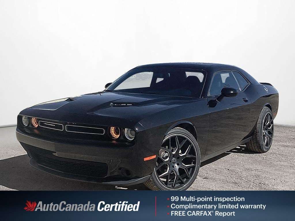 2023 Dodge Challenger SXT V6 Auto Sunroof Nav Heated Seats & Steering