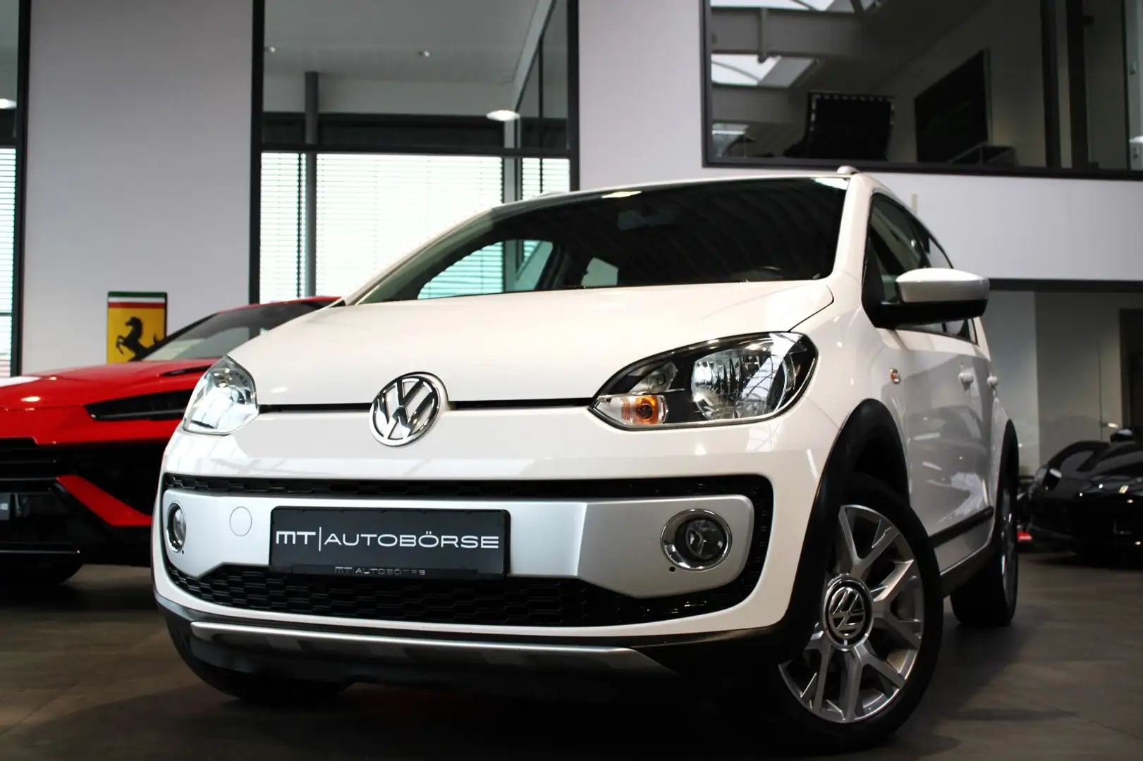 Volkswagen up! Cross Up! 1.0 Automatik 1.Hand/Navi/Alu´s Weiß - 2