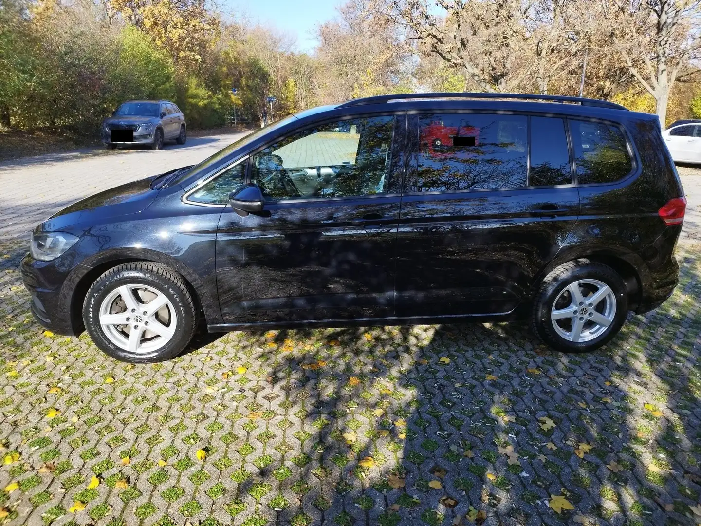 Volkswagen Touran Touran 1,6 TDI **Automatik** Schwarz - 2