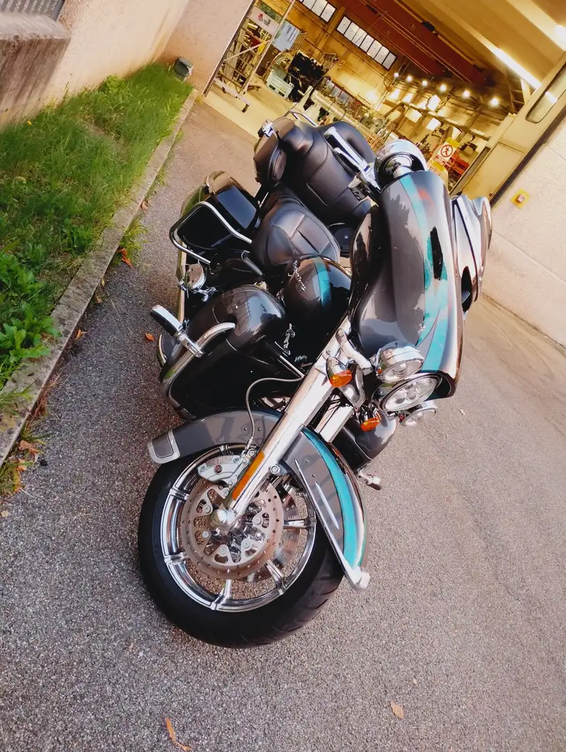 Harley-Davidson CVO Limited FL3 P5F GUTHKO Azul - 2