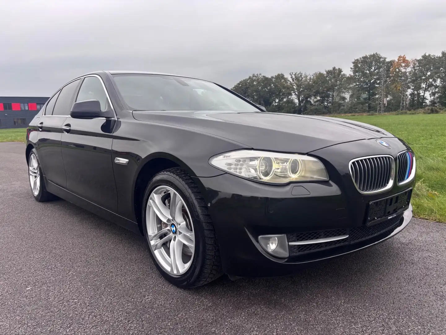 BMW 535 i aut. Lim. Xenon Volleder HUD SHZ Kamera Schwarz - 1