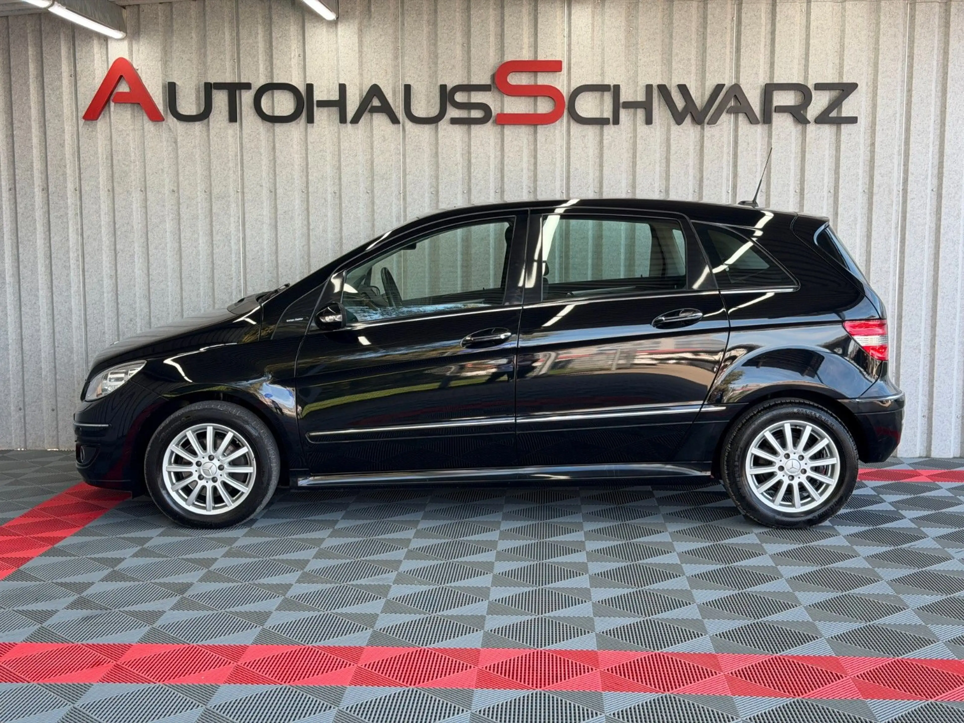 Mercedes-Benz B 200 B200 SpecialEdition Pano Xenon Tempo SHZ PDC — photo 4