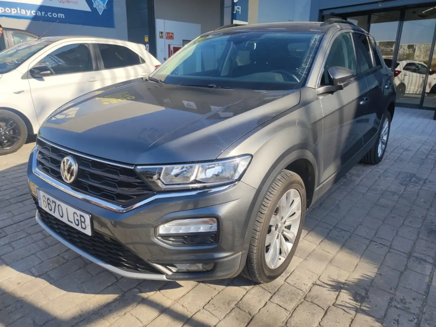 Volkswagen T-Roc 1.6TDI Advance Gris - 1