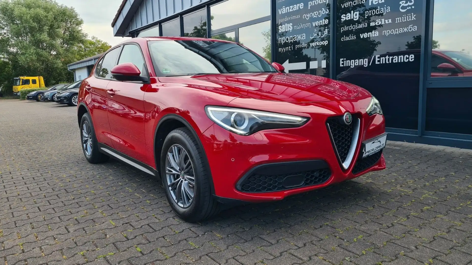 Alfa Romeo Stelvio 2.2D 16V Business AT8-Q4 - ASSISTS - AHK Rot - 1