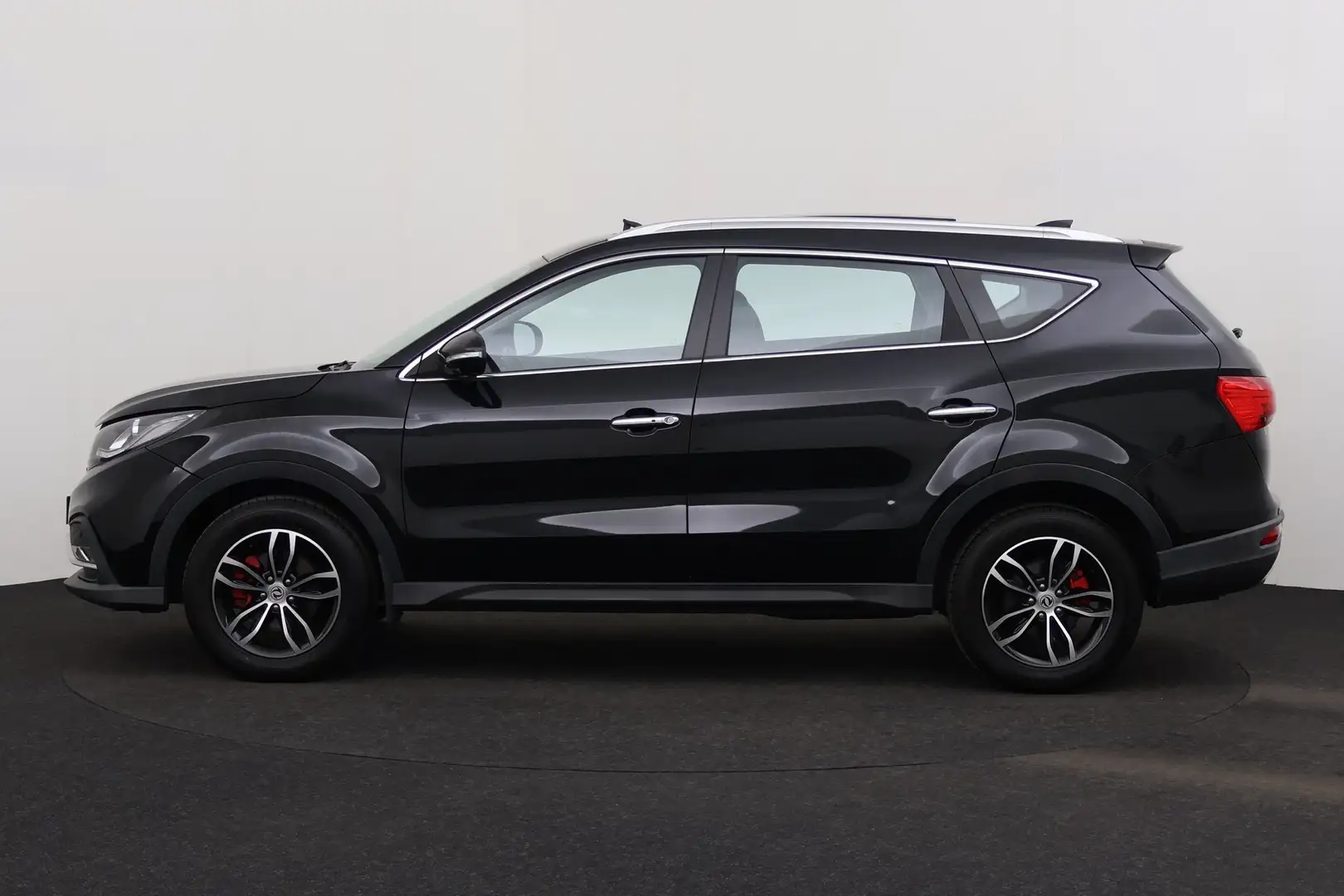 DFSK Glory 580 1.5i + A/T + 7PL. + GPS + LEDER  + CAMERA + PDC + Schwarz - 2