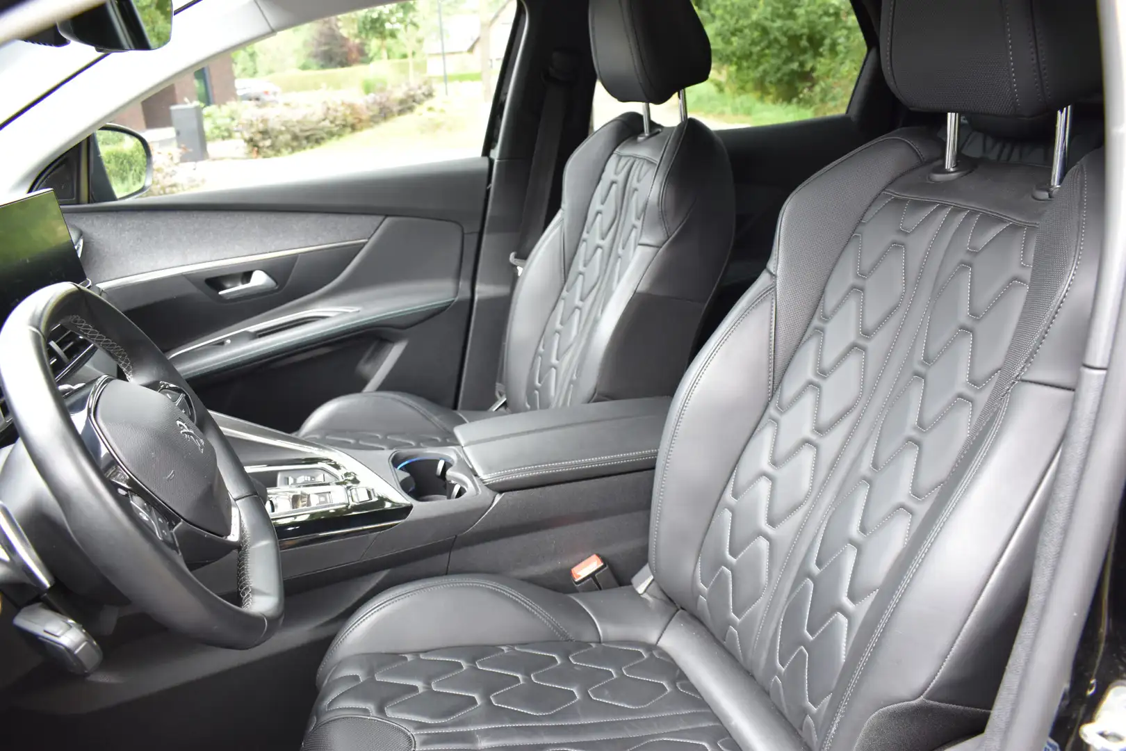 Peugeot 3008 1.6 HYbrid4 300 GT '22 200PK 4WD, AUT. LEER NIEUWS Noir - 2