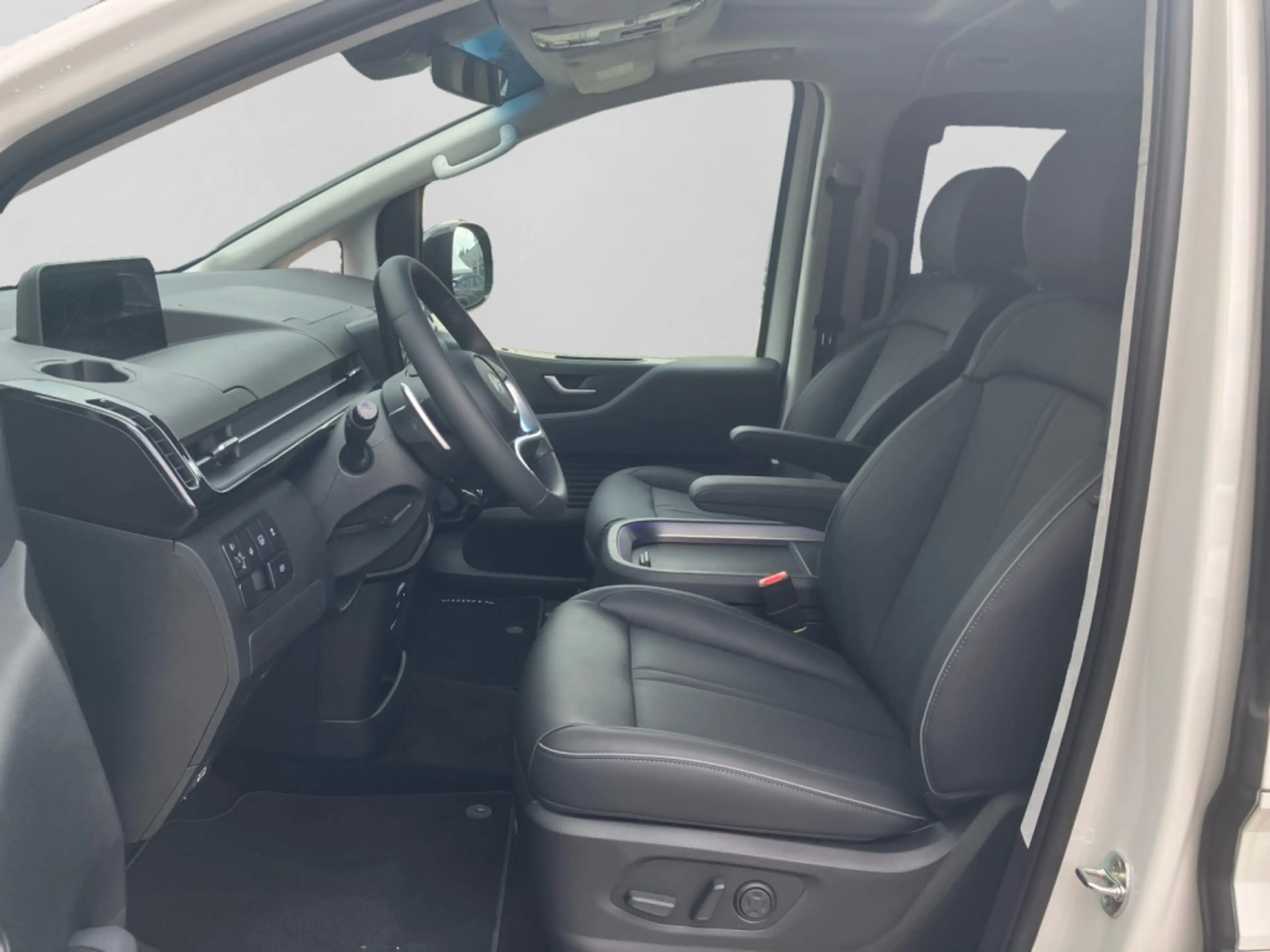 Hyundai STARIA HEV 7-S 1.6 T-GDI AT 2WD SIGNATURE+PANO — photo 10