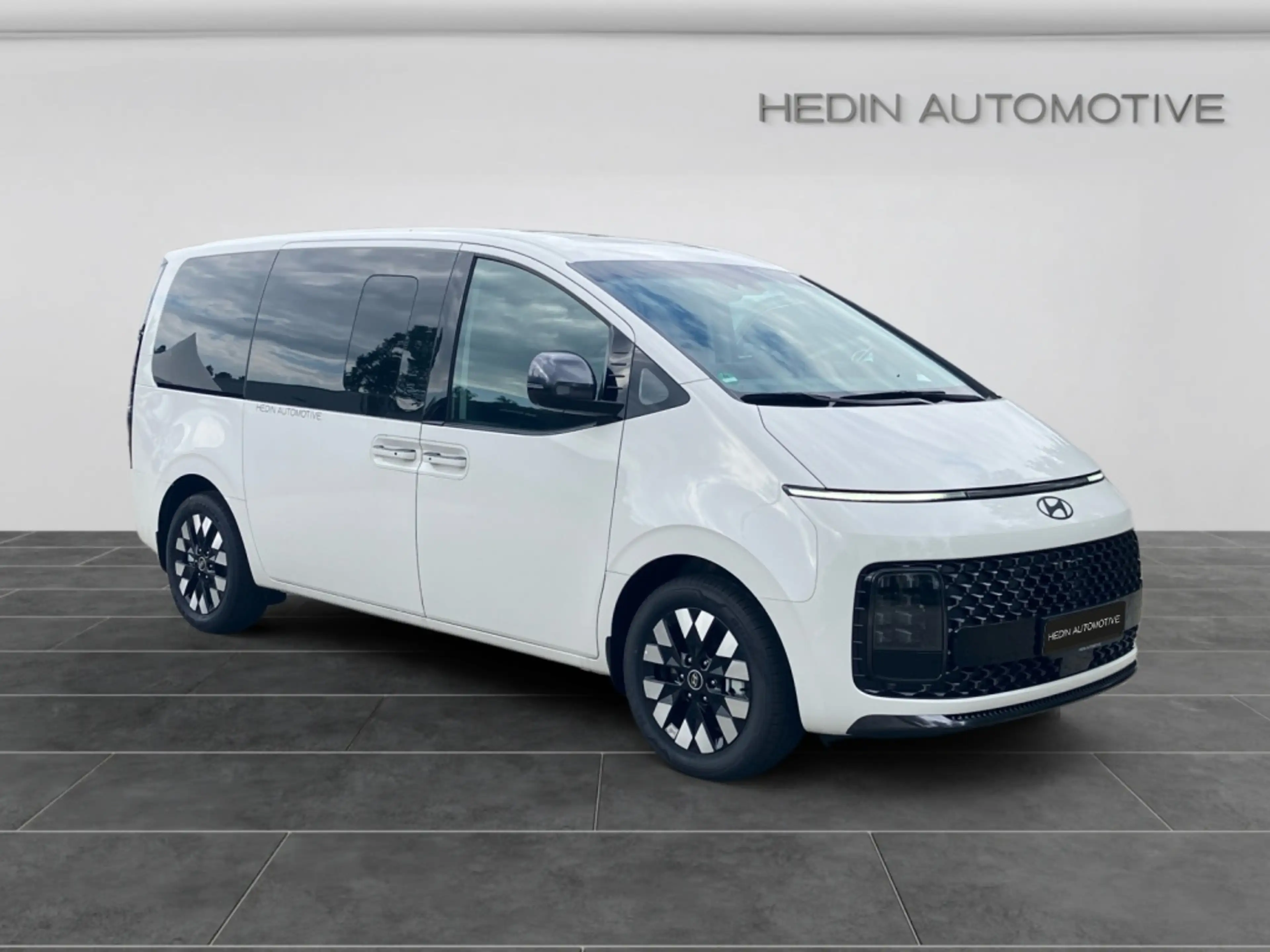 Hyundai STARIA HEV 7-S 1.6 T-GDI AT 2WD SIGNATURE+PANO — photo 8