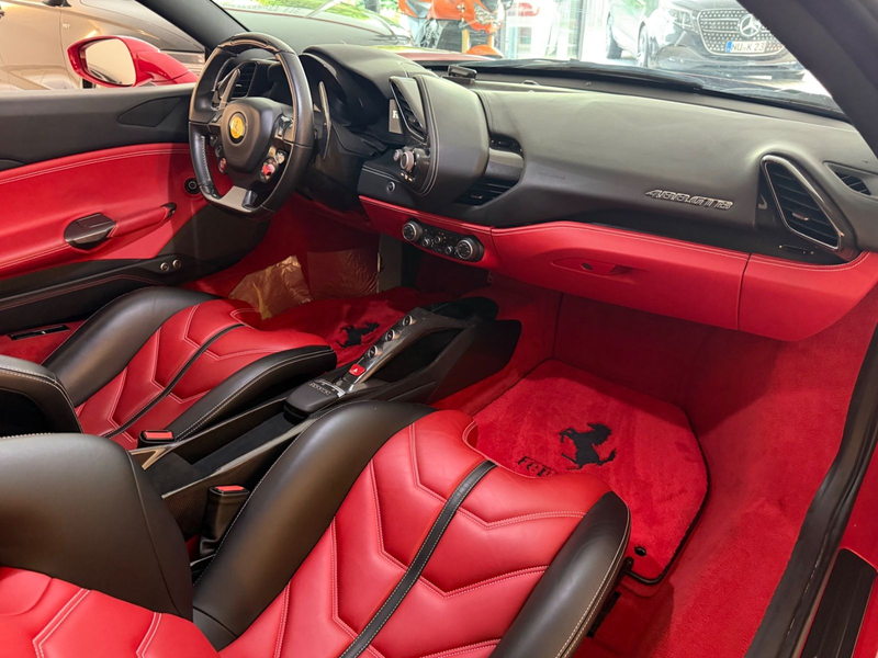 Ferrari 488 GTB Coupé DCT,Carbon-Paket 2 — photo 11