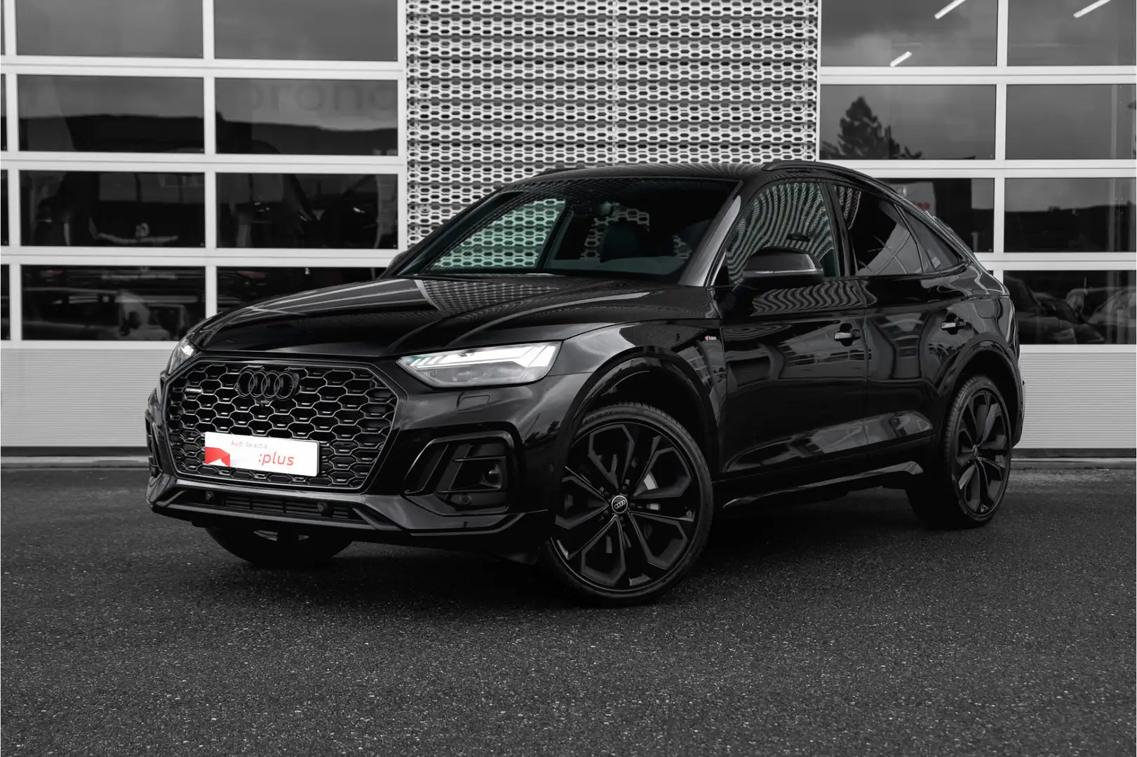 Audi Q5 Sportback 55 TFSI e S edition Competition | Adapti Zwart - 1