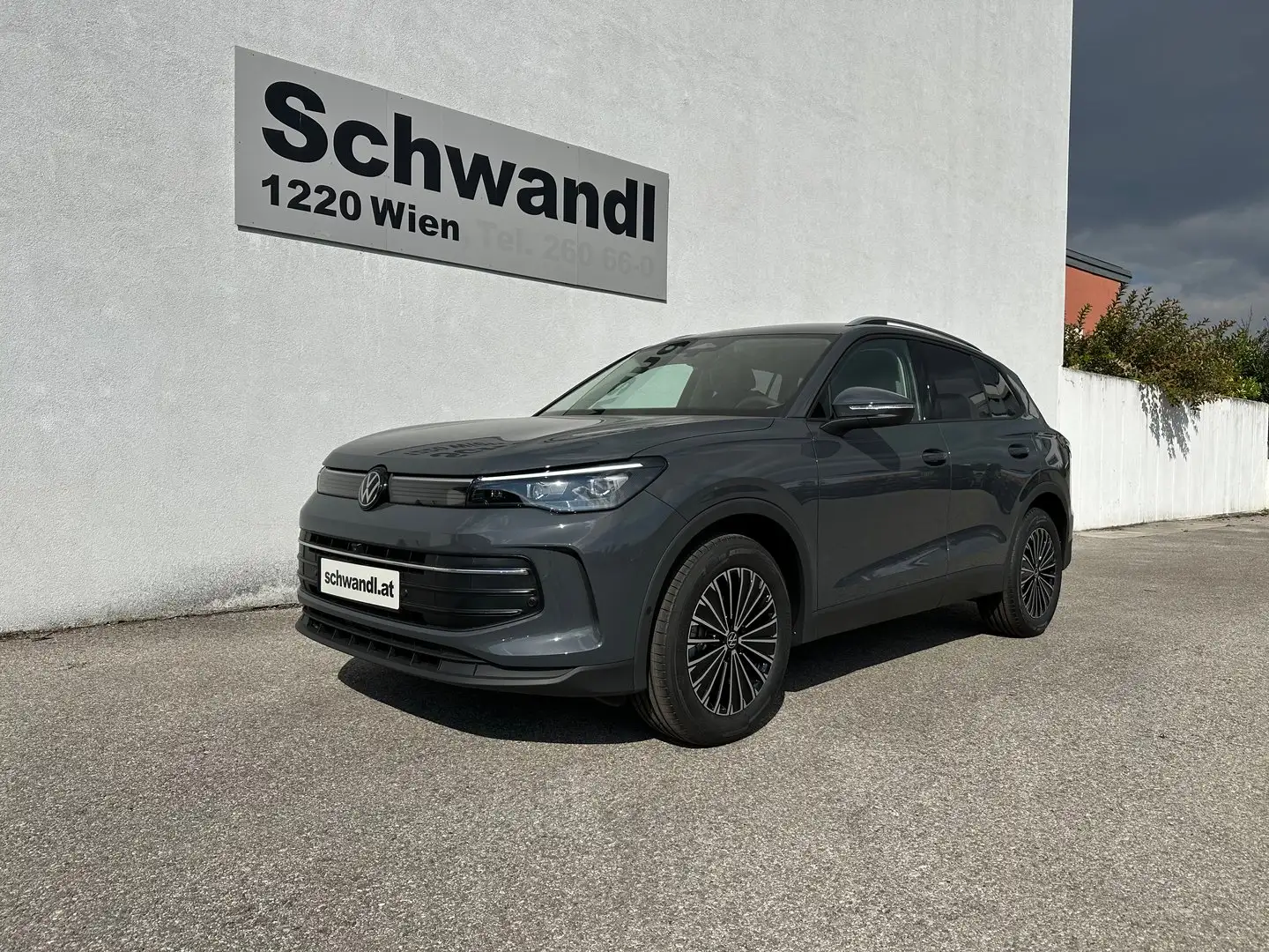 Volkswagen Tiguan Friends TDI DSG Grau - 2