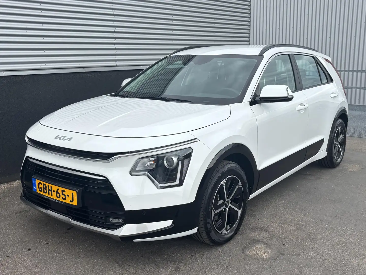 Kia Niro 1.6 GDi Hybrid DynamicLine Navigatie, Parkeersenso Wit - 2