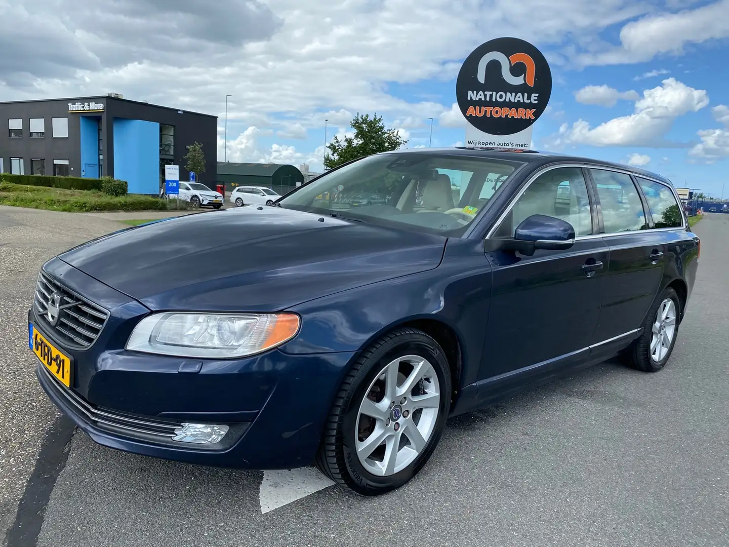 Volvo V70 2014 * 2.0 D4 Nordic+ * APK * Euro 6 Bleu - 1