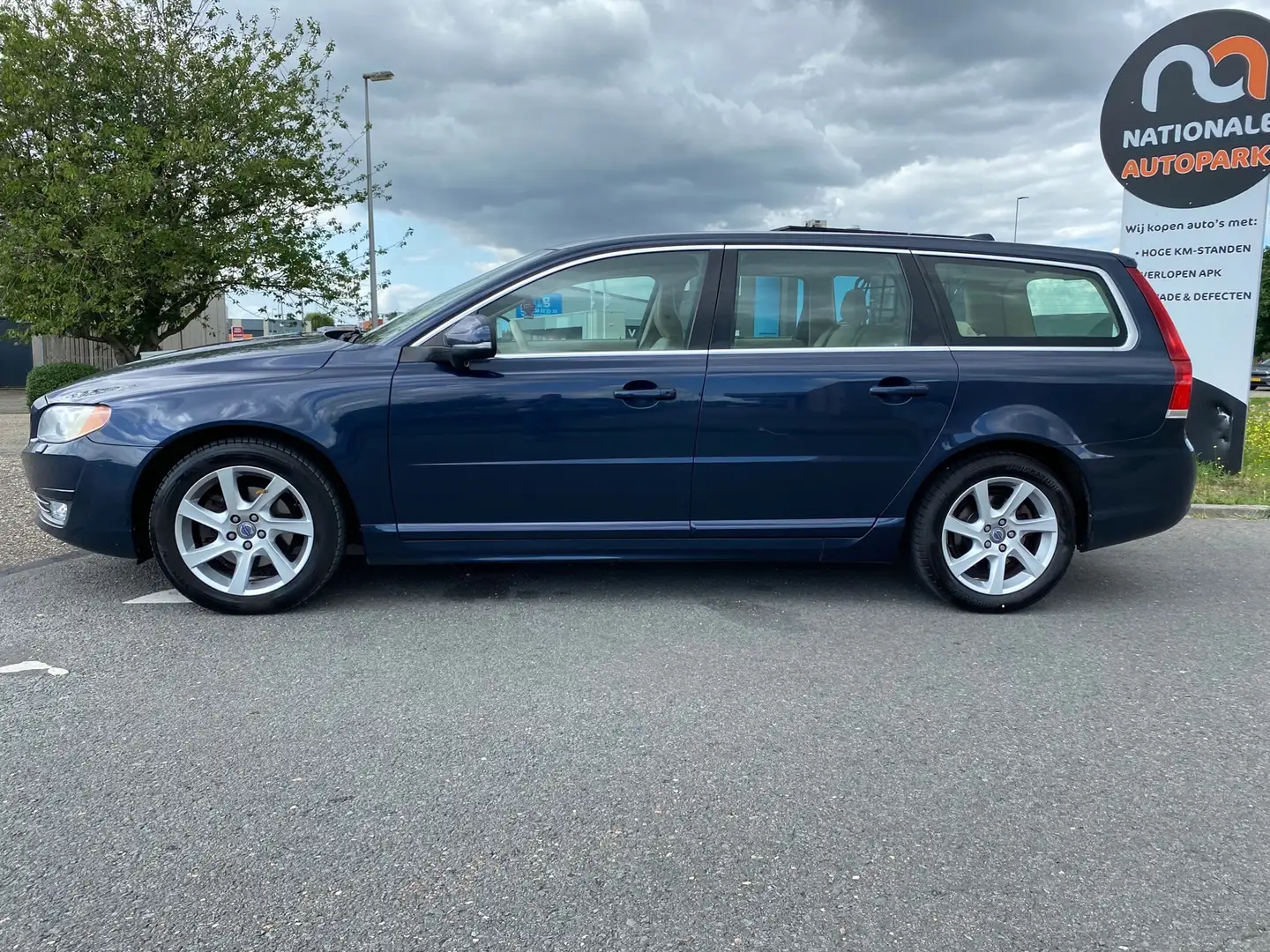 Volvo V70 2014 * 2.0 D4 Nordic+ * APK * Euro 6 Bleu - 2
