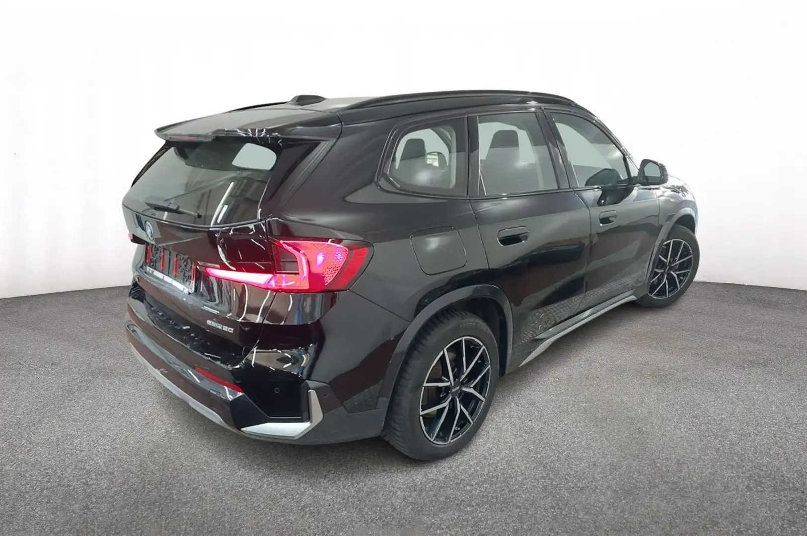 BMW iX1 eDrive20 xLine LEDER AHK HEAD-UP 360° TOP DEAL Schwarz - 2