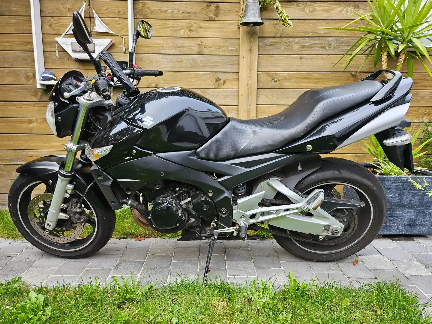 Suzuki GSR 600 Noir - 1