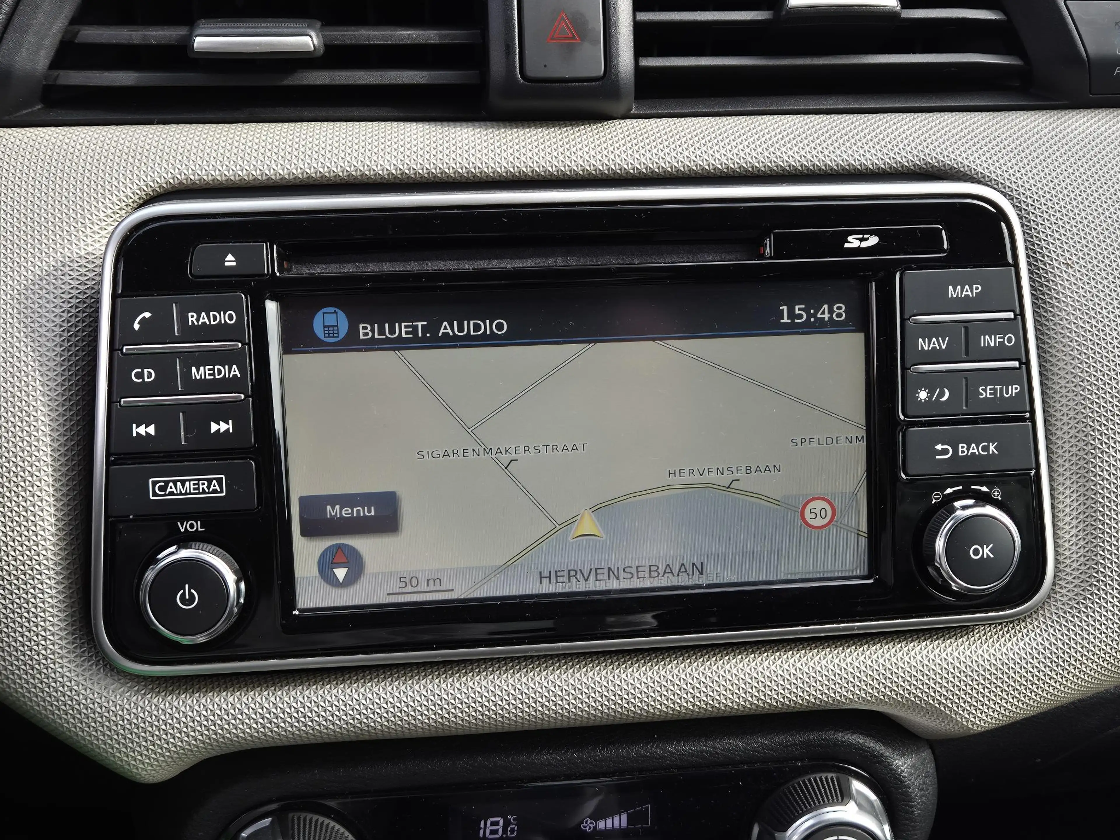 Nissan Micra 0.9 IG-T N-Connecta | Navigatie | All-season bande — photo 11