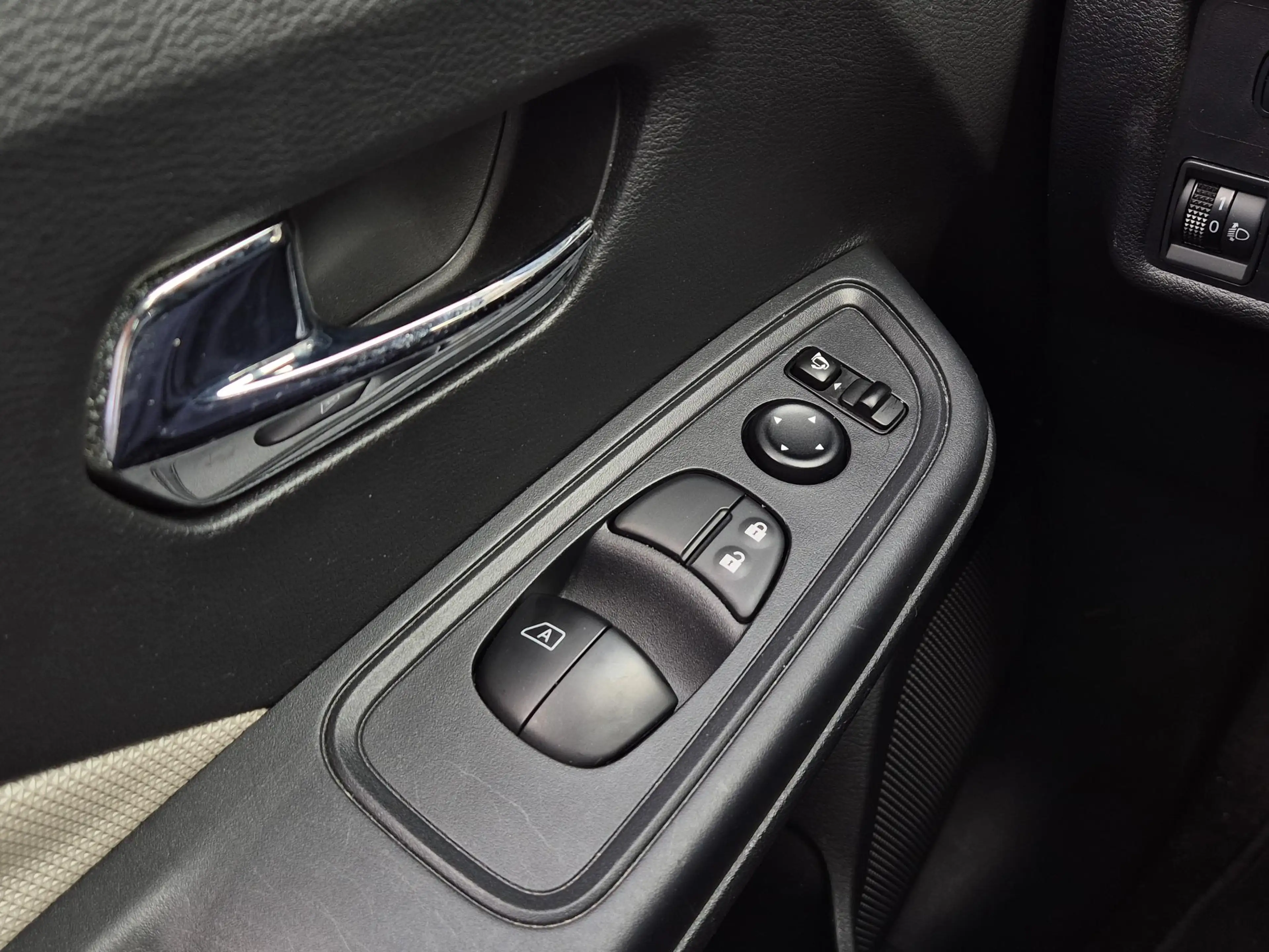 Nissan Micra 0.9 IG-T N-Connecta | Navigatie | All-season bande — photo 19
