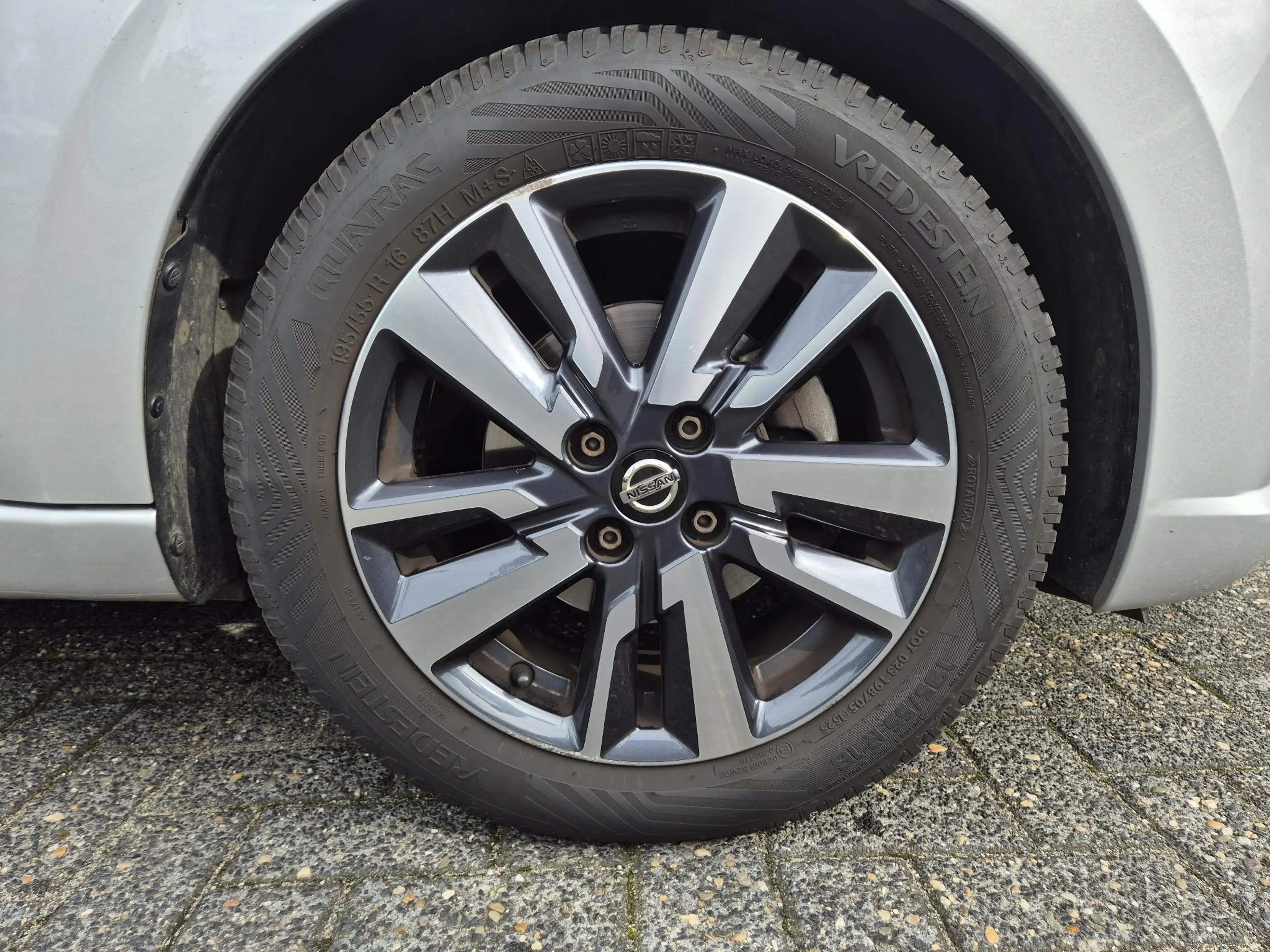 Nissan Micra 0.9 IG-T N-Connecta | Navigatie | All-season bande — photo 25