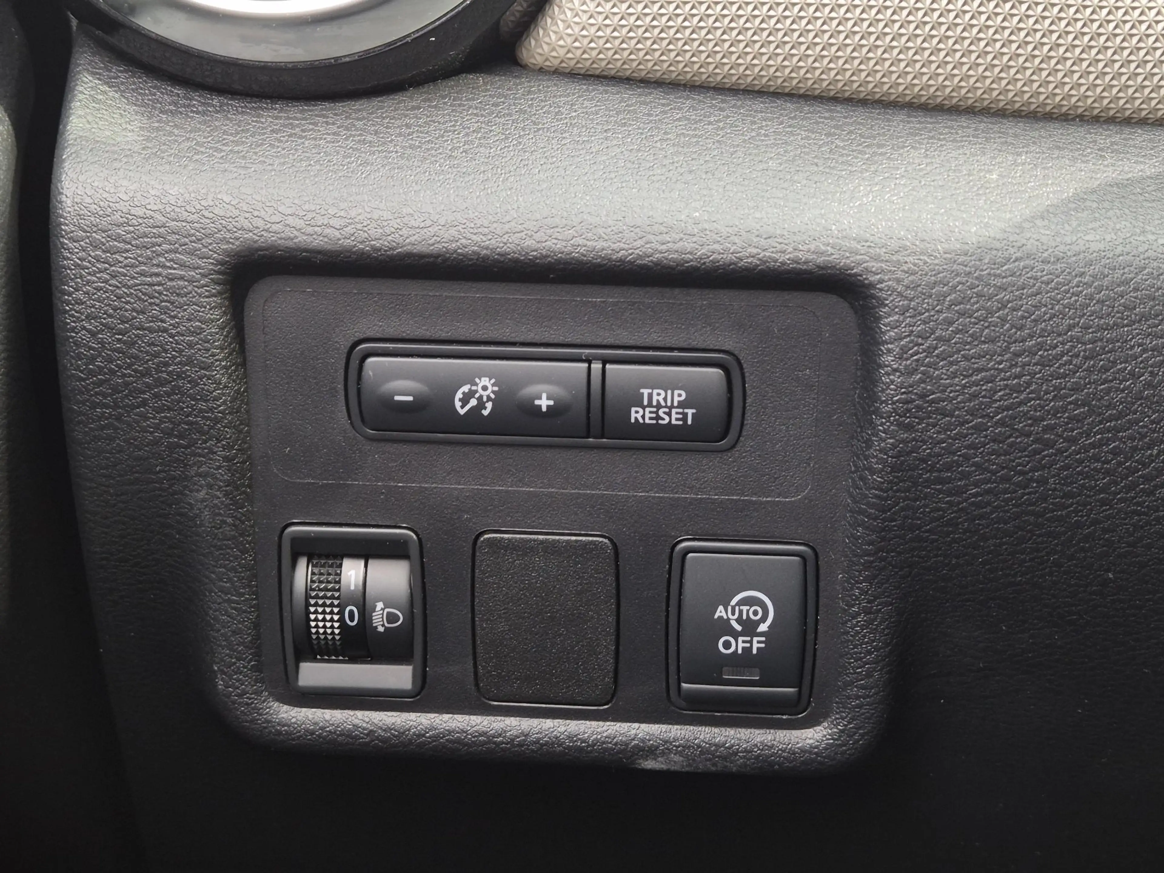 Nissan Micra 0.9 IG-T N-Connecta | Navigatie | All-season bande — photo 31