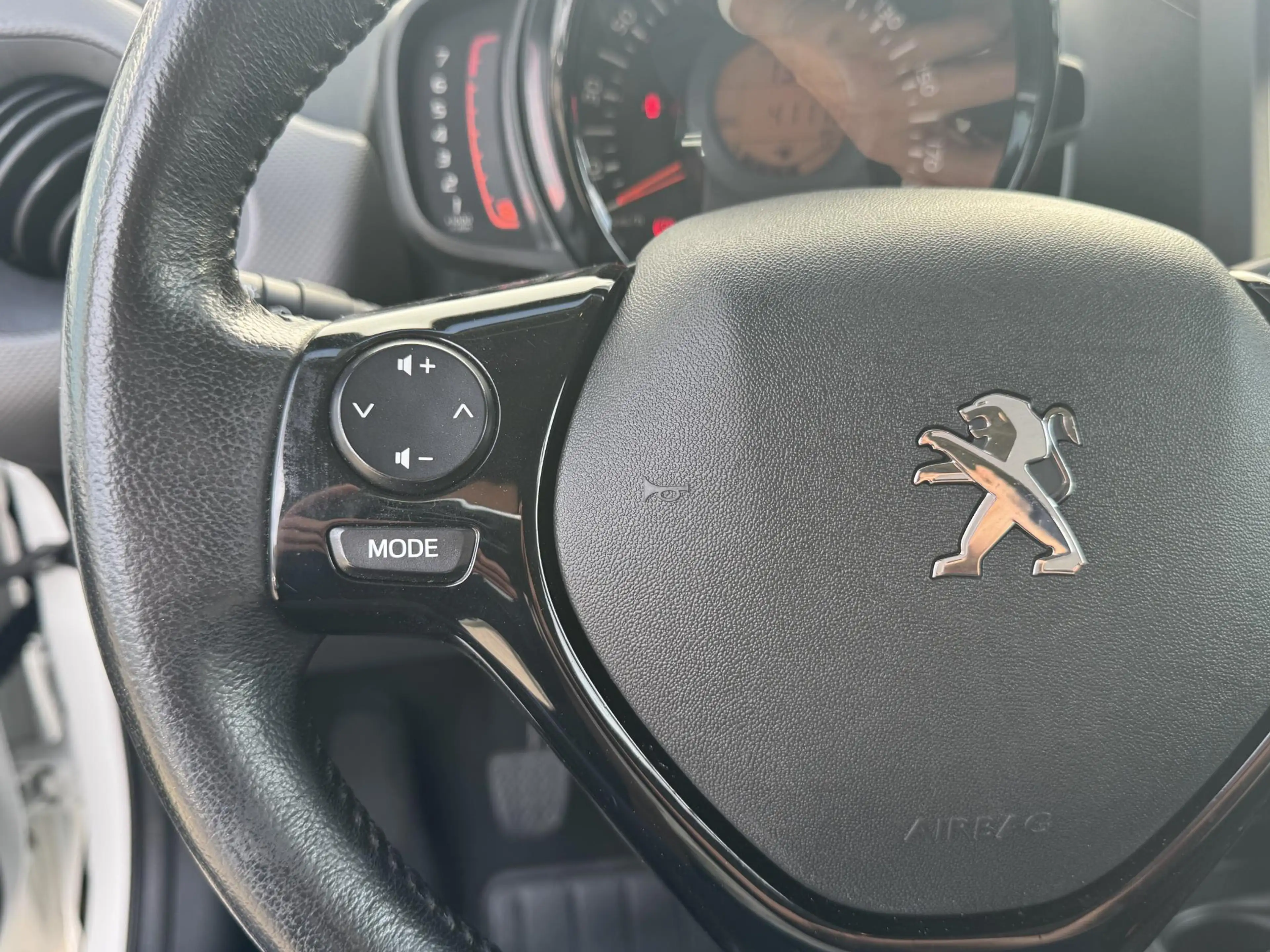 Peugeot 108 1.0 e-VTi Active | Bluetooth | Airco | Lage KM sta — photo 13