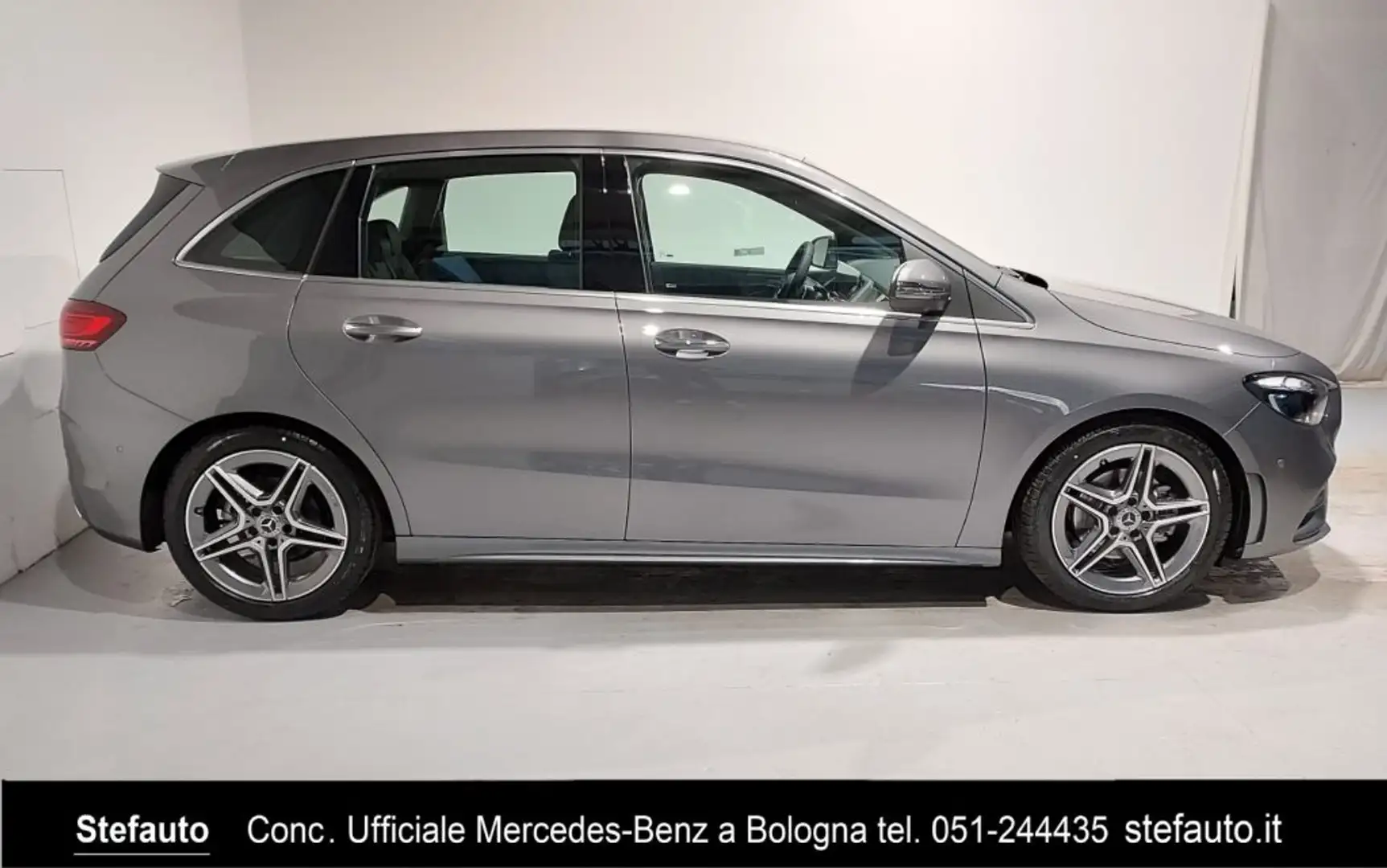 Mercedes-Benz B 180 d Automatic Advanced Plus AMG Line Grigio - 2