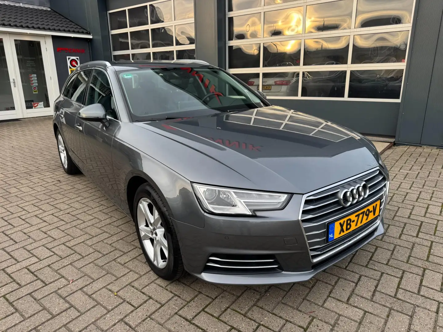 Audi A4 Avant 2.0 TFSI MHEV Design Pro Line Plus Sport / L Gris - 2