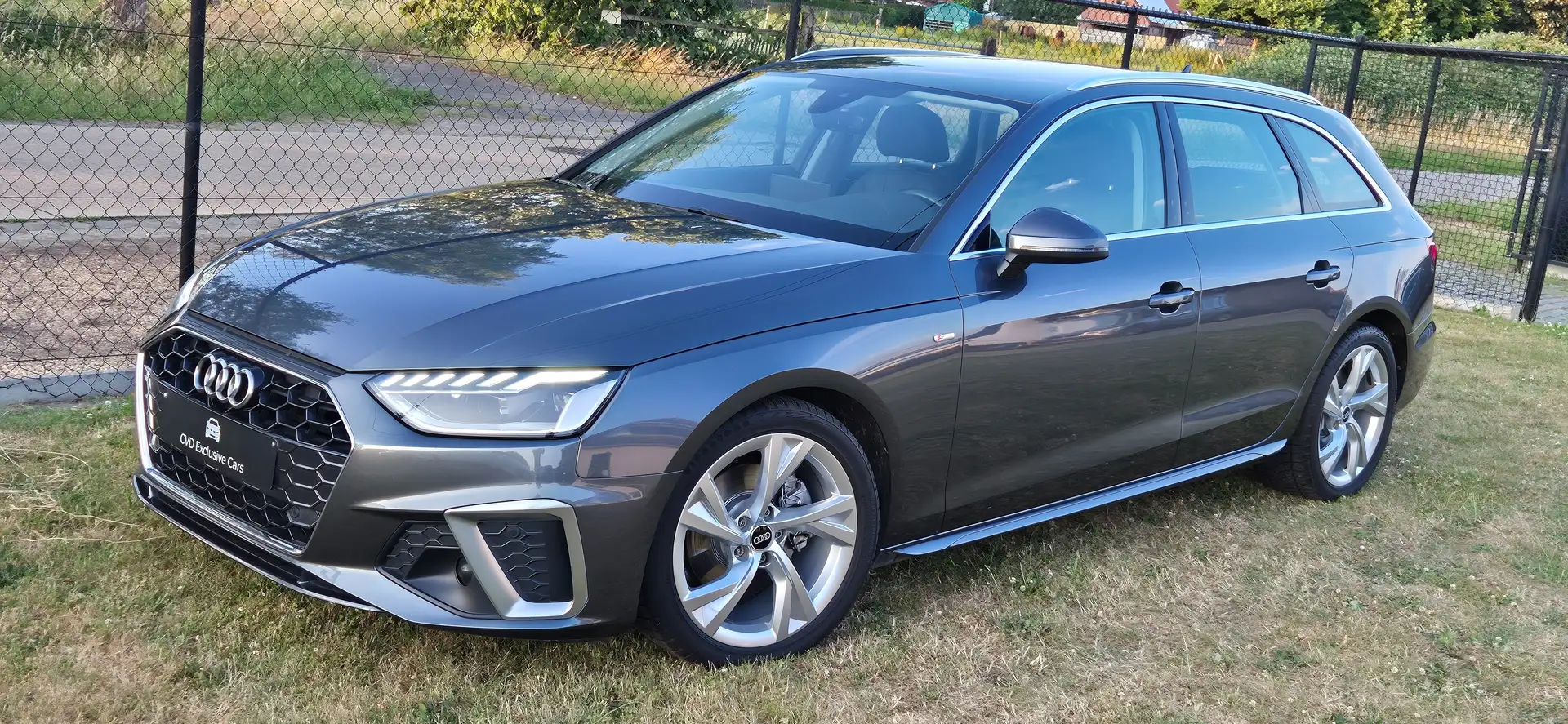 Audi A4 Avant 30 TDi S-Line-LED-Virtual-Leder-Zetelverw Grijs - 1