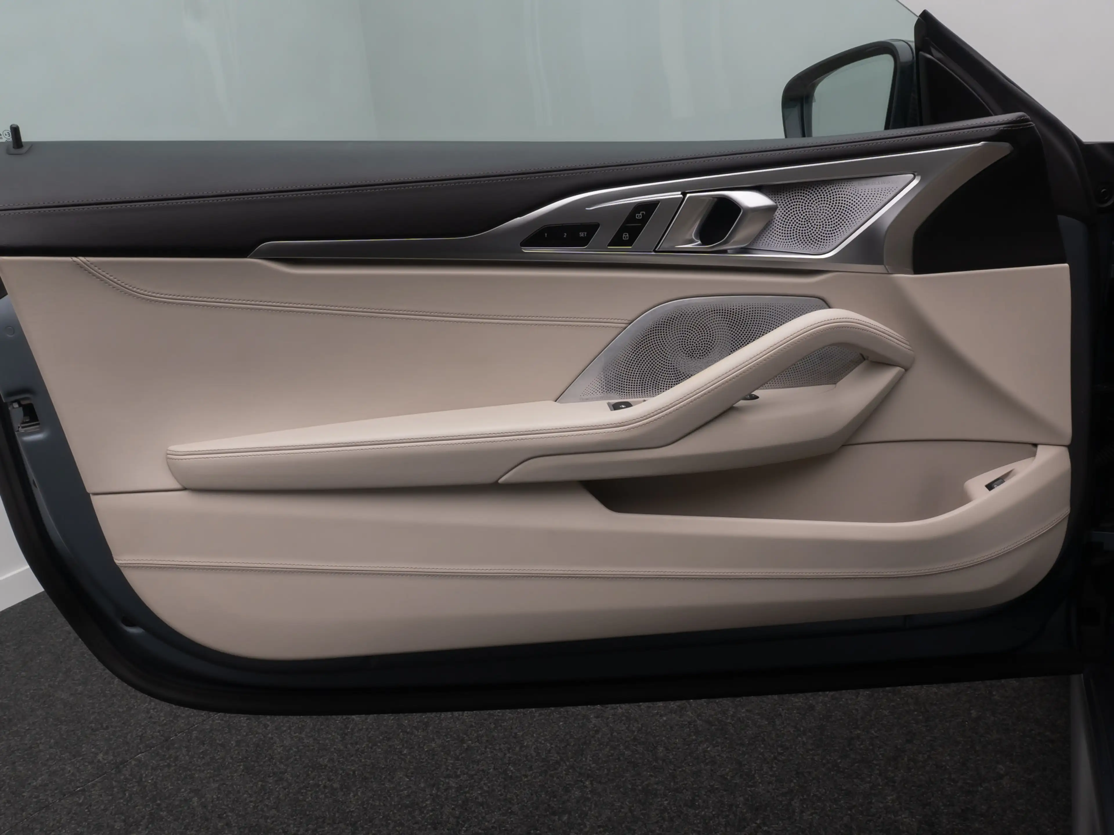 BMW 840 Cabrio Individual B&W SoftClos HUD VOLL — photo 26