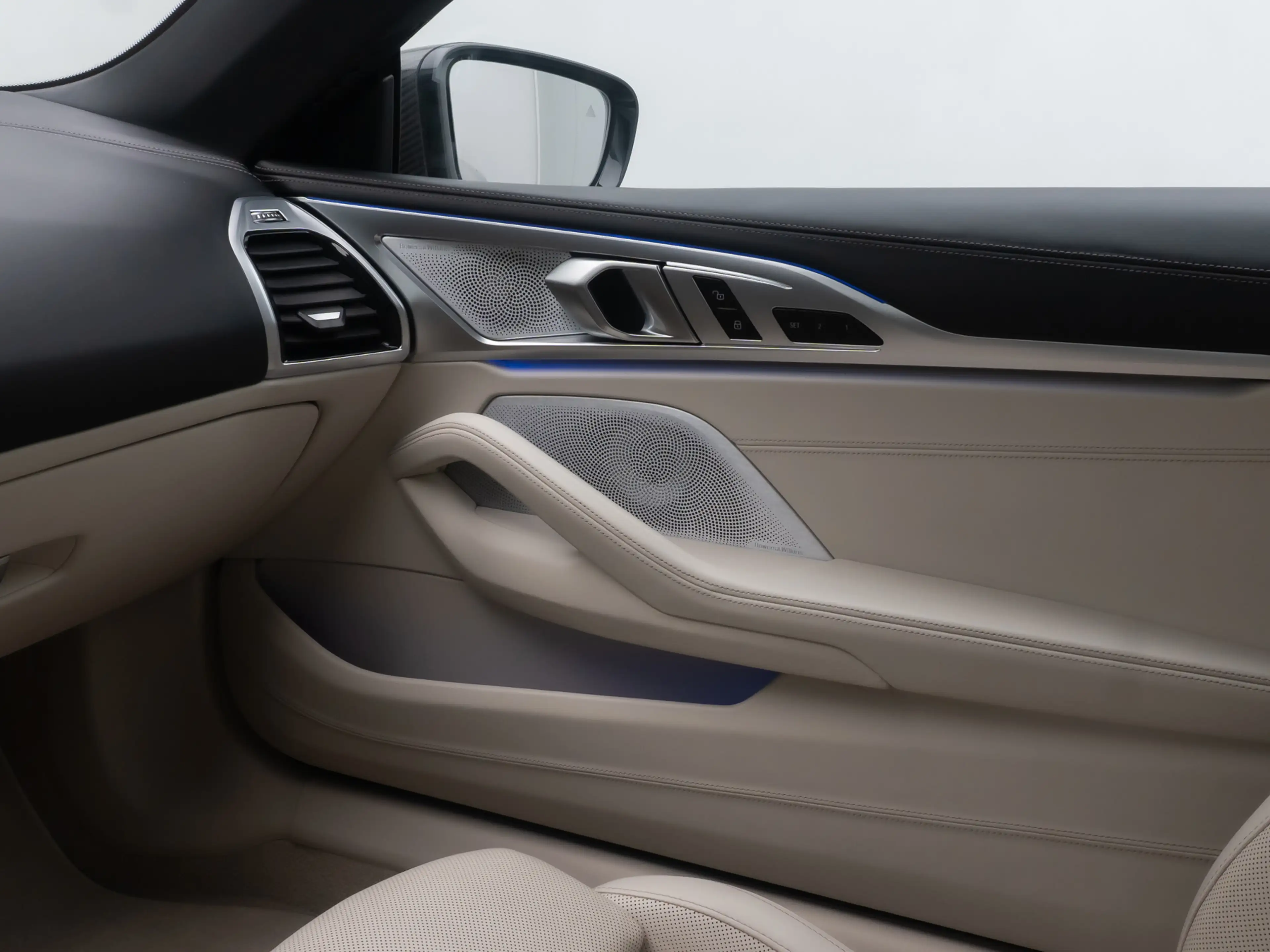 BMW 840 Cabrio Individual B&W SoftClos HUD VOLL — photo 29