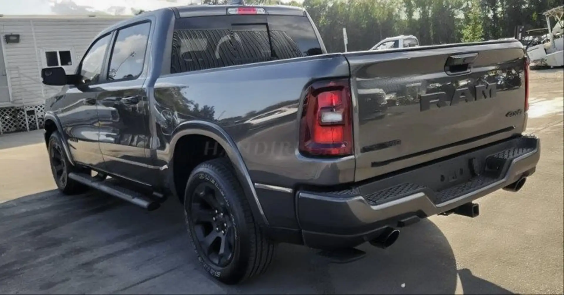 Dodge RAM 2026 RAM 1500 Night !5.7L V8 HEMI! € 69990 Grau - 2