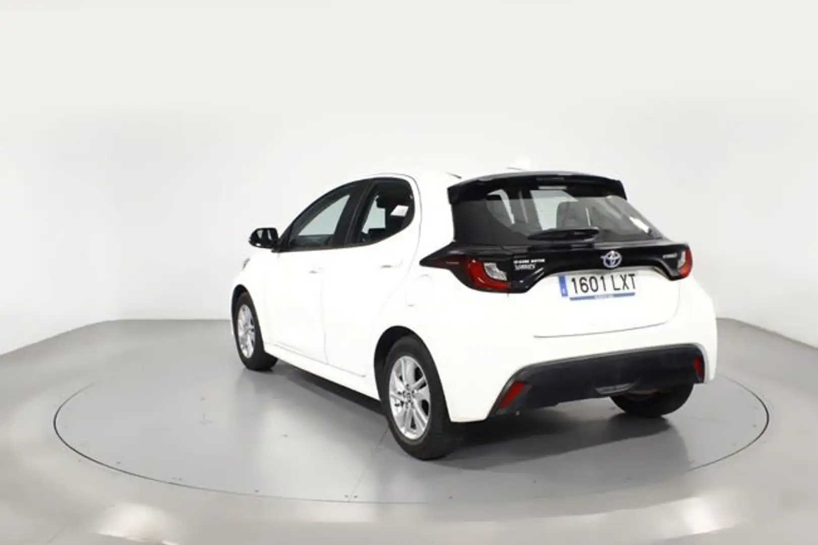Toyota Yaris 1.5 VVT-I HEV BUSINESS PLUS 5P Blanco - 2