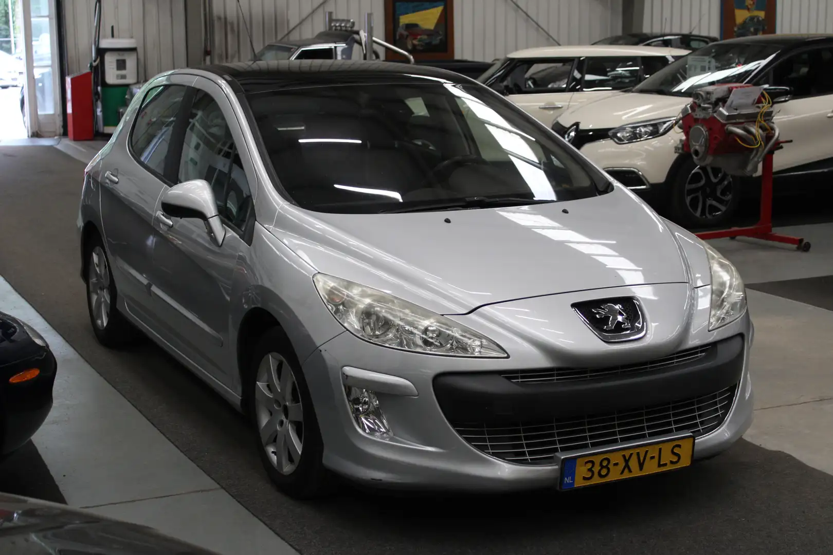 Peugeot 308 1.6 VTi XT Panoramadak, NAP, Airco, Cruise control Gri - 2