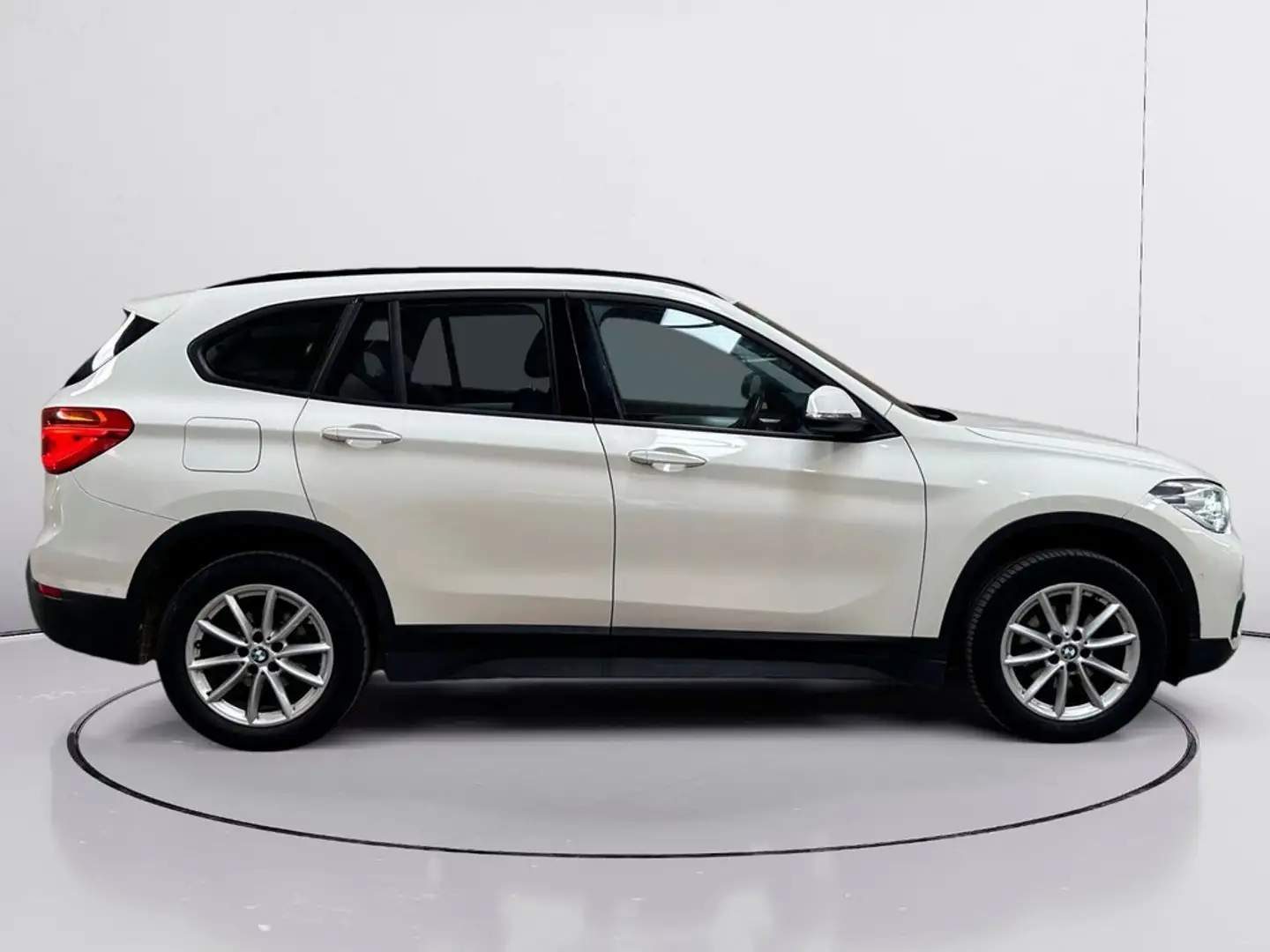 BMW X1 sDrive 16dA Blanco - 2