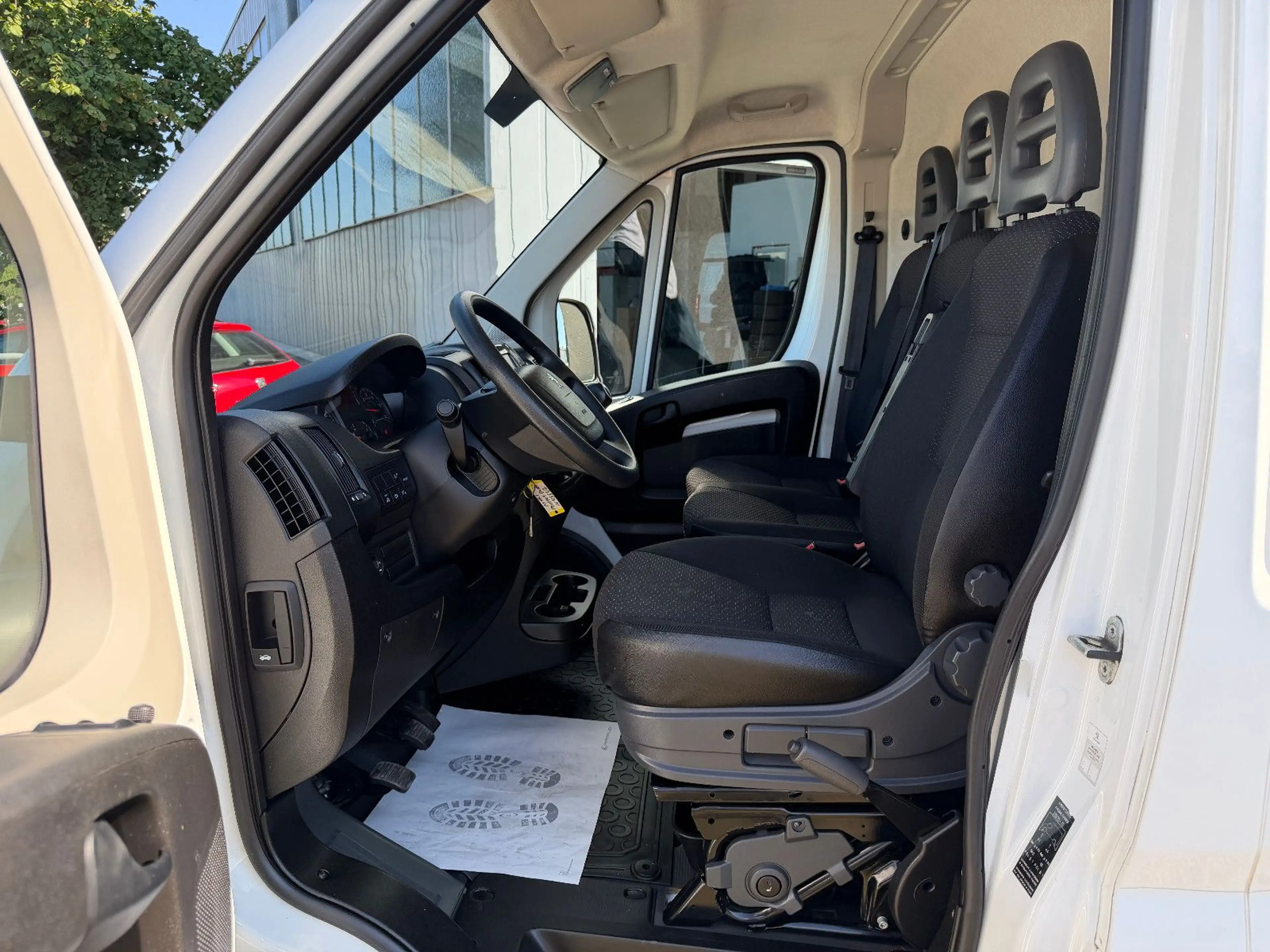 Peugeot Boxer Kasten Hochraum 335 L3H2 Pro BlueHDi 140 S — photo 15