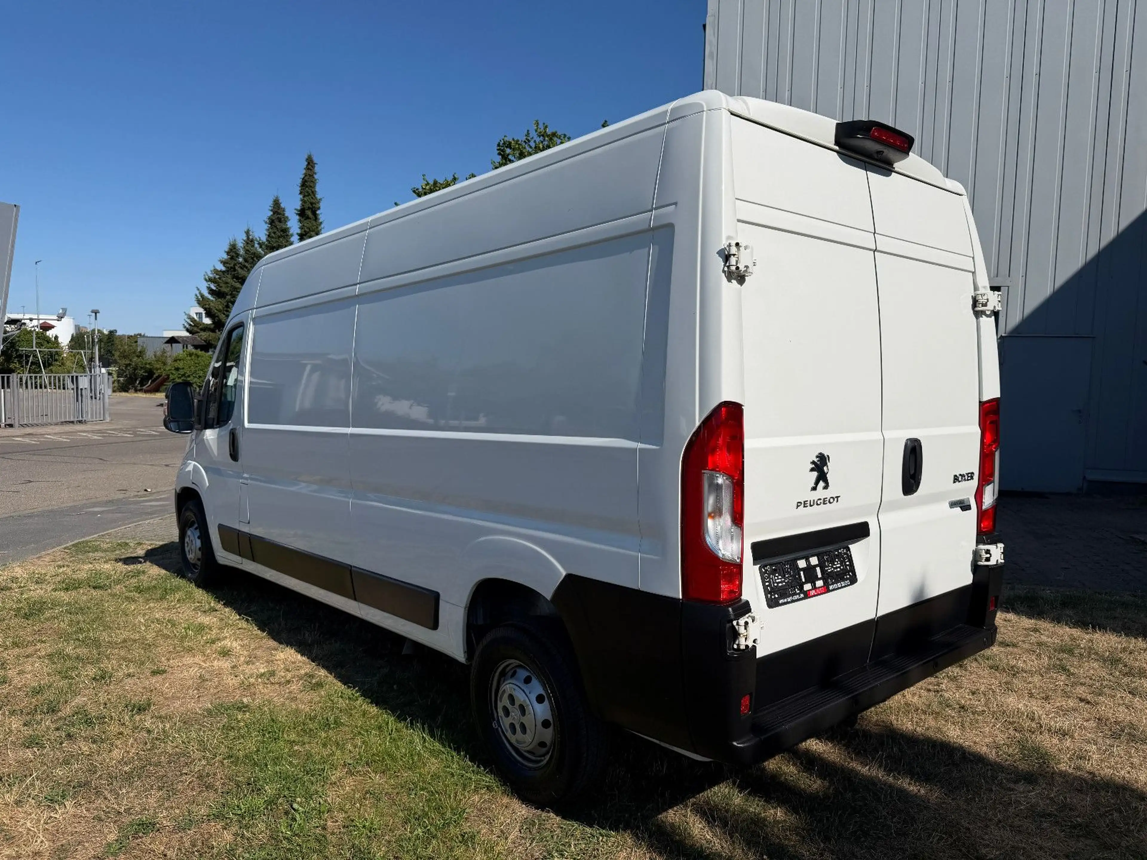 Peugeot Boxer Kasten Hochraum 335 L3H2 Pro BlueHDi 140 S — photo 9