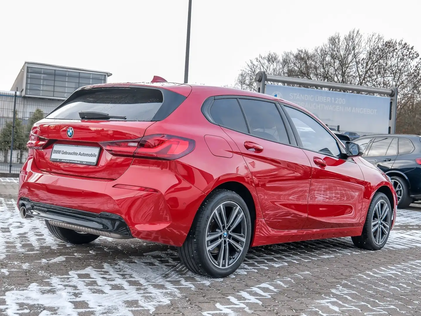 BMW 118 i 5-Türer Sport Line LC Prof. Navi LED PDC DAB Rot - 2