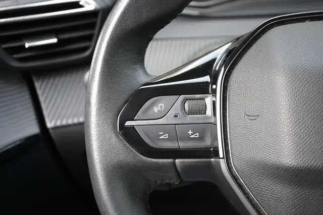 Peugeot 208 view 17