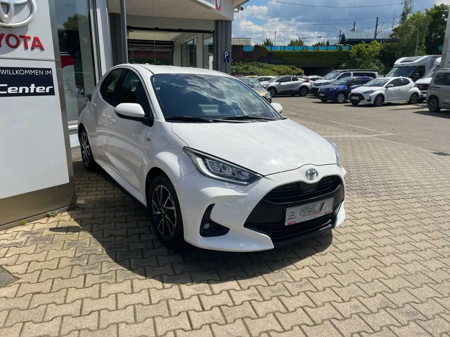 Toyota Yaris 5-Türer 1.5 VVT-i Team Deutschland Weiß - 2