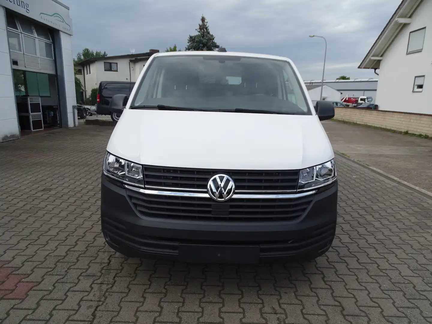 Volkswagen T6.1 Transporter 2,0l TDI EcoProfi FWD, Klima, 1. Hand, PDC Weiß - 2